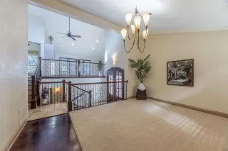 Photo #5: 21178352 Listing