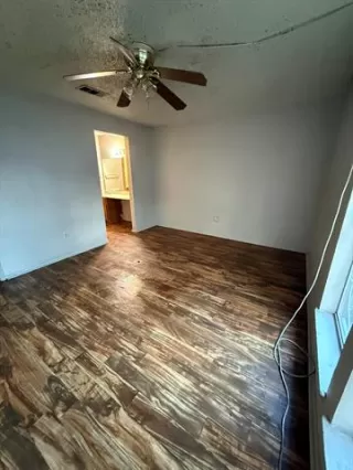 Photo #5: 21178683 Listing