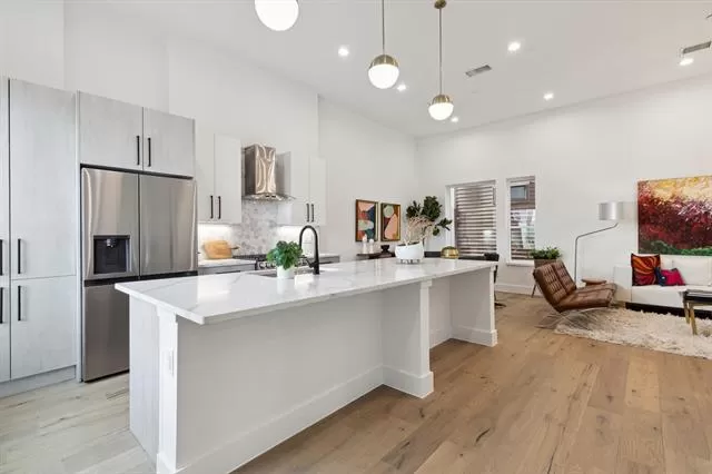 MLS: 21178986 Condo For Sale