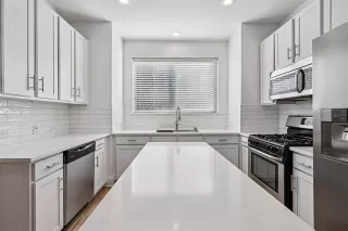 Photo #4: 21179007 Listing