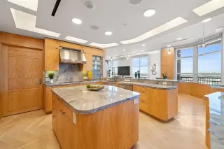 Photo #5: 21179207 Listing 