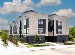 Photo #4: 21179299 Listing