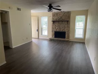 Photo #2: 21179405 Listing