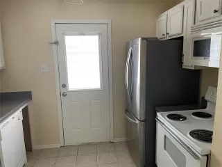 Photo #5: 21179405 Listing