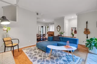 Photo #5: 21179557 Listing 