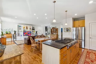 Photo #4: 21179563 Listing 