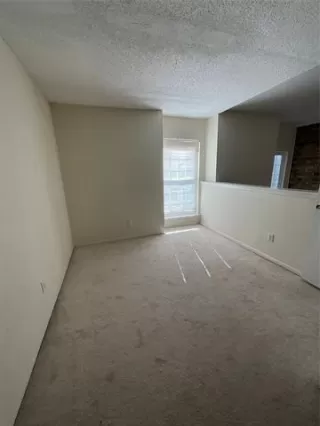 Photo #5: 21179613 Listing 