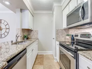 Photo #4: 21179793 Listing