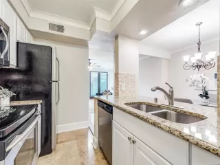 Photo #5: 21179793 Listing