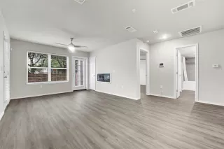 Photo #2: 21179930 Listing 