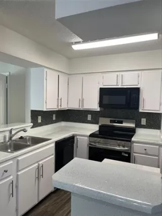 Photo #5: 21180378 Listing 