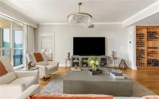 Photo #4: 21180401 Listing