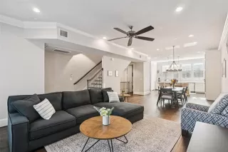 Photo #3: 21180417 Listing 