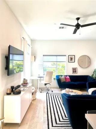 Photo #2: 21180551 Listing