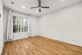 Photo #4: 21180732 Listing