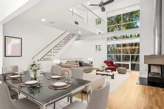 Photo #5: 21180732 Listing