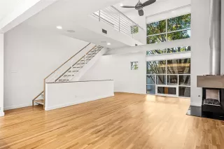 Photo #6: 21180732 Listing