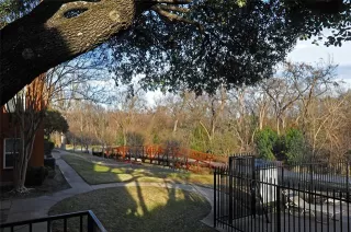 Photo #2: 21181034 Listing