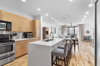 Photo #2: 21181053 Listing