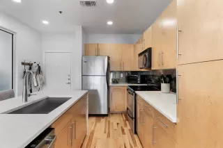 Photo #5: 21181053 Listing