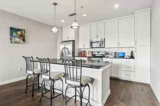 Photo #5: 21181110 Listing 