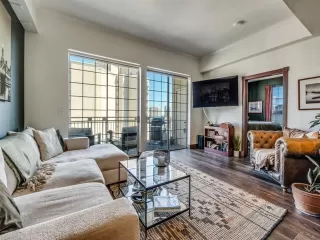 Photo #5: 21182013 Listing 