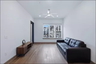 Photo #6: 21182068 Listing