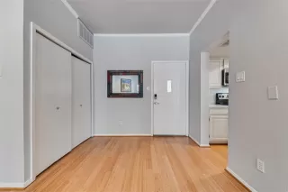 Photo #6: 21182078 Listing