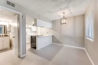 Photo #4: 21182099 Listing 