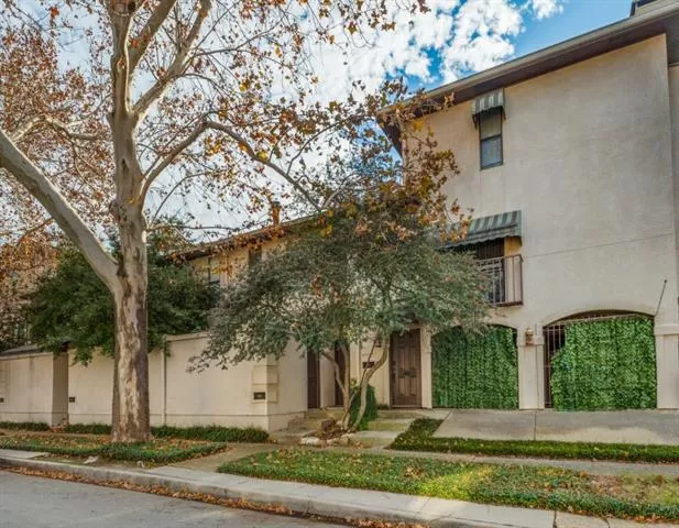 MLS: 21182268 Condo For Sale