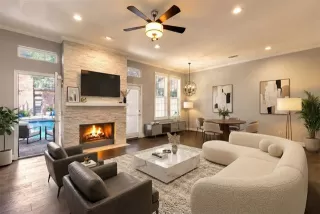 Photo #2: 21182715 Listing 