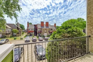 Photo #5: 21182729 Listing 