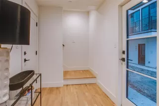 Photo #3: 21182739 Listing 