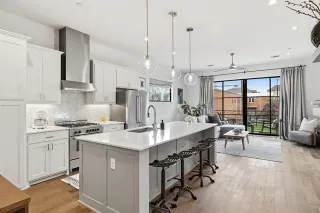 Photo #3: 21182826 Listing 