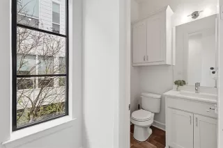 Photo #5: 21182826 Listing 