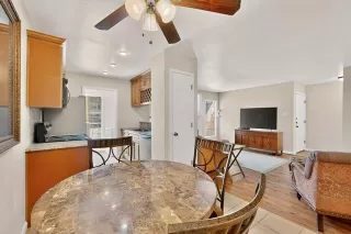 Photo #4: 21182843 Listing