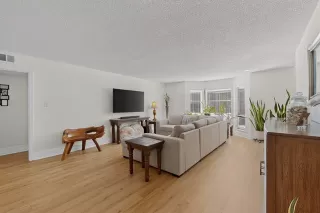 Photo #3: 21183174 Listing 