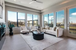 Photo #2: 21183734 Listing 