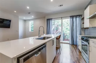 Photo #5: 21184061 Listing 