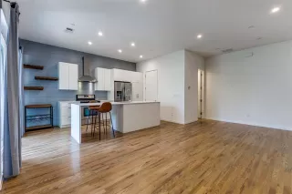 Photo #6: 21184061 Listing 