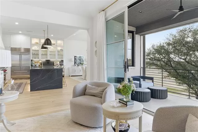 MLS: 21184069 Condo For Sale