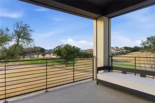 Photo #5: 21184069 Listing