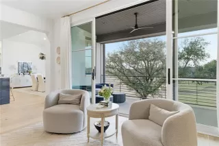 Photo #6: 21184069 Listing