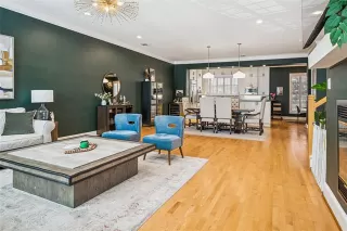 Photo #4: 21184368 Listing