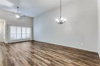 Photo #5: 21184390 Listing 