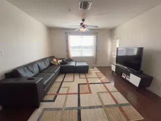 Photo #5: 21184408 Listing