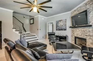 Photo #4: 21184474 Listing 