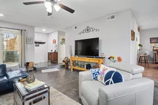 Photo #6: 21184675 Listing 