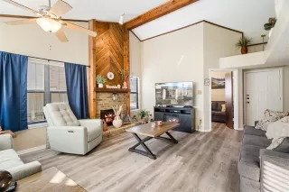 Photo #4: 21184907 Listing