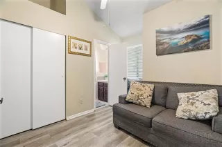 Photo #5: 21184907 Listing